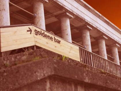 Photo: Die Goldene Bar