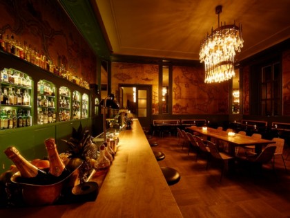 Photo: Die Goldene Bar